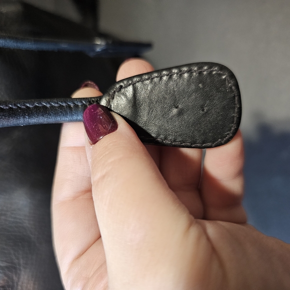 Anne Klein Black Leather Hobo Bucket Bag. - Picture 8 of 8